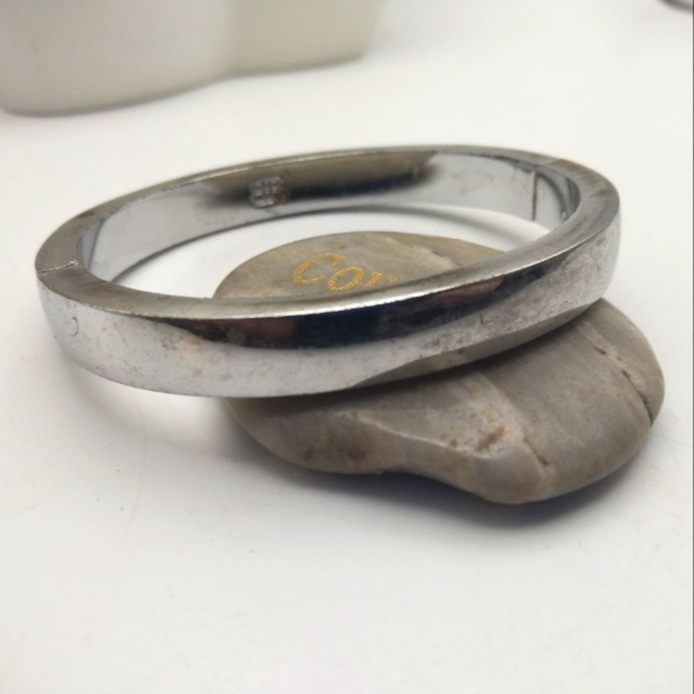 Banana republic Vintage silver toned bracelet‎ hinge closure